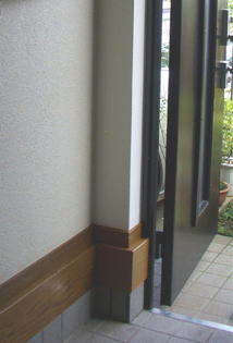 ���A���R